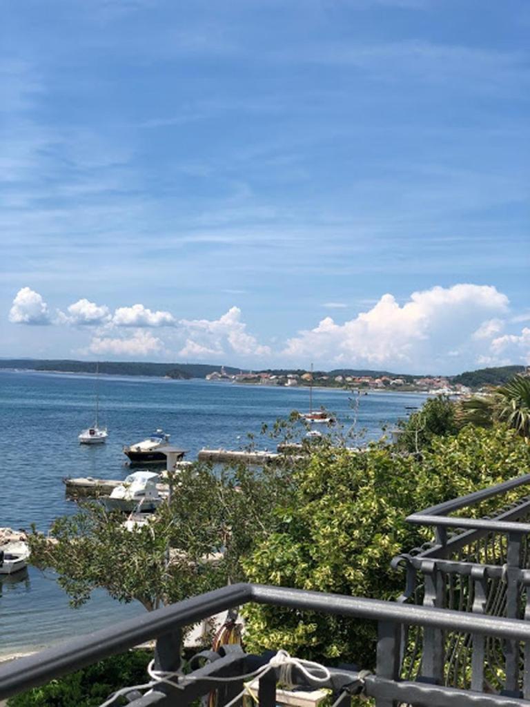 Apartments And Rooms By The Sea Barbat, Rab - 4973 Rab Town Ngoại thất bức ảnh