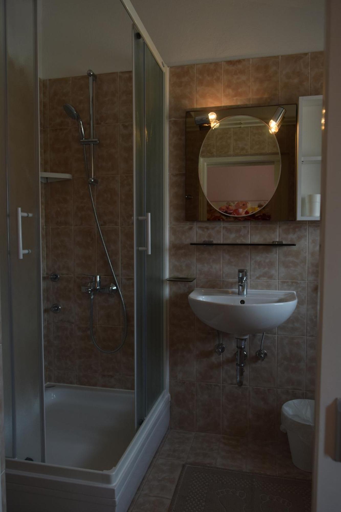 Apartments And Rooms By The Sea Barbat, Rab - 4973 Rab Town Ngoại thất bức ảnh
