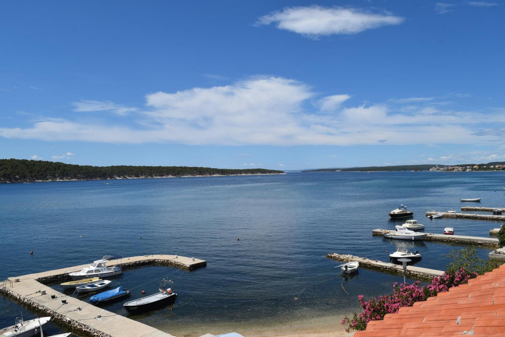 Apartments And Rooms By The Sea Barbat, Rab - 4973 Rab Town Ngoại thất bức ảnh