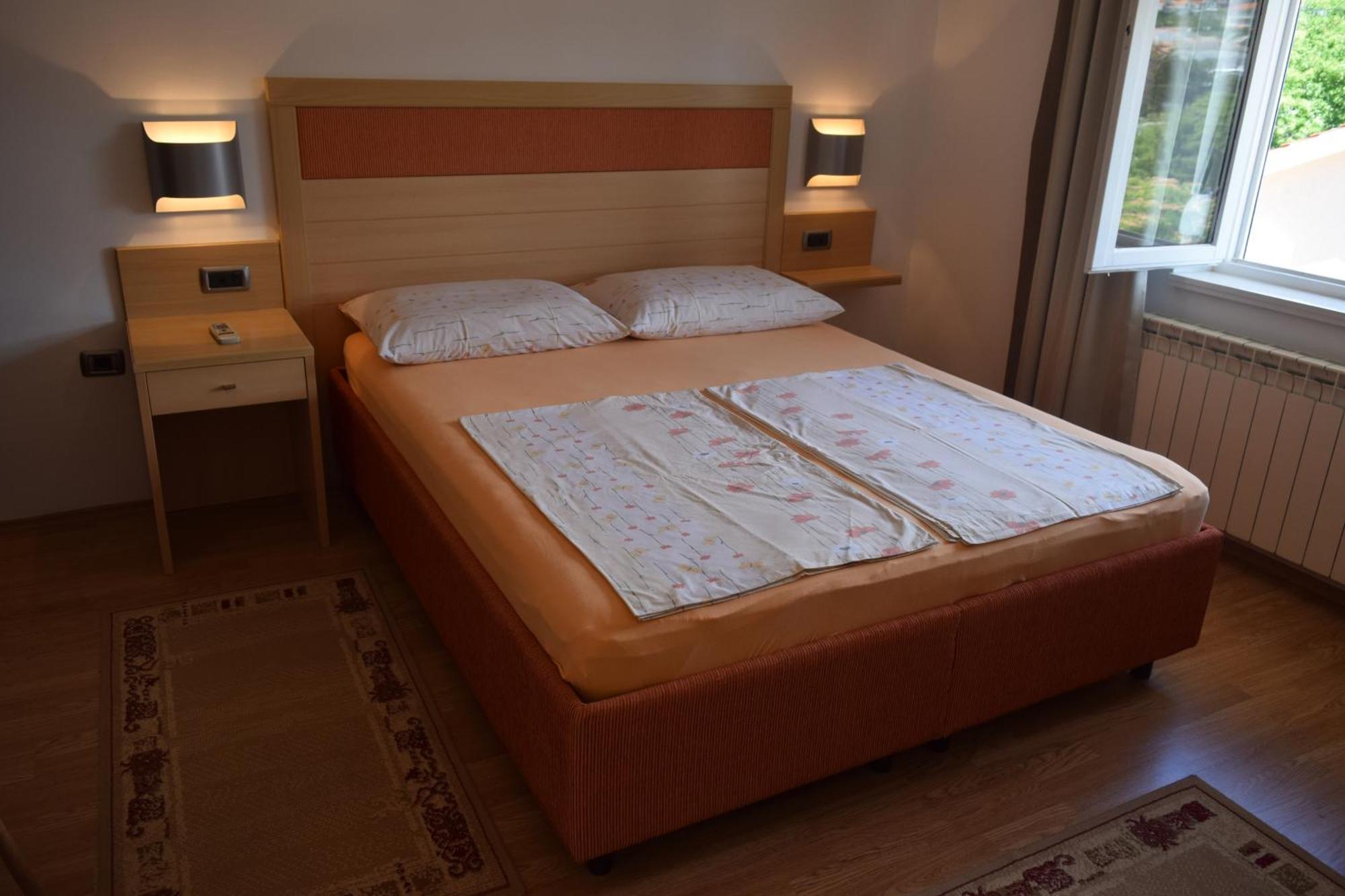Apartments And Rooms By The Sea Barbat, Rab - 4973 Rab Town Ngoại thất bức ảnh